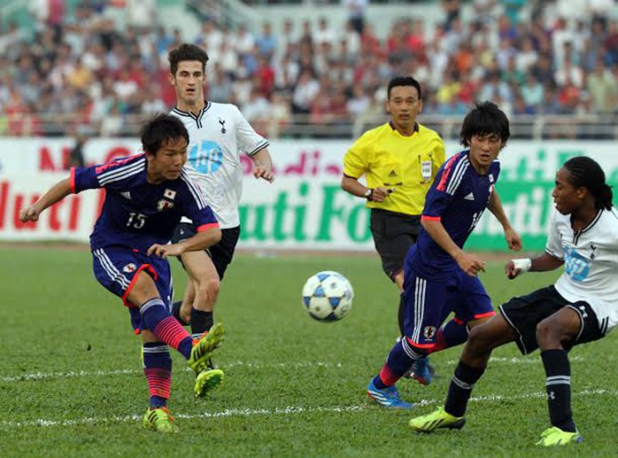 U19 Nhật Bản (trái) chơi hay hơn nhưng cuối cùng lại thất bại