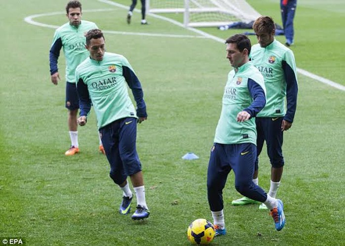 Messi vừa trải qua quãng thời gian khá dài dính chấn thương nay đã trở lại tập luyện cùng Barca.
