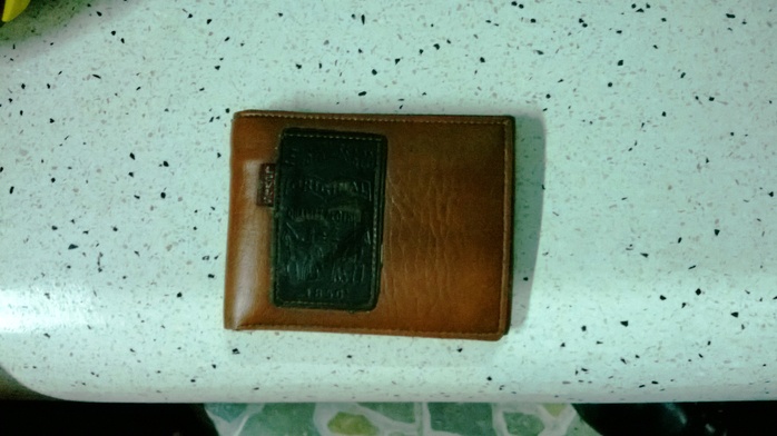 Chiếc ví của nạn nhân Lê Hoàng Minh.