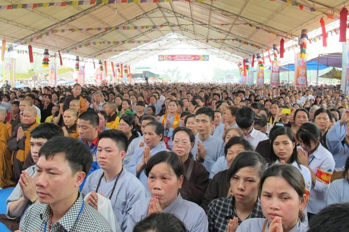 Lễ cầu an của Pháp Vương Drukpa thu hút sự tham gia của đông đảo Phật tử đến từ nhiều tỉnh thành trong cả nước