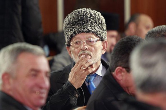 Một đại biểu tham dự hội nghị của Cộng đồng người Tatars. Ảnh: Reuters