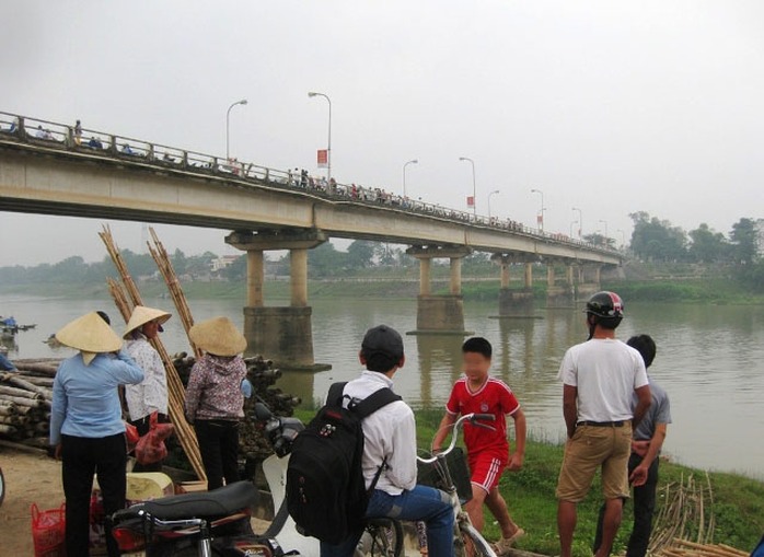 Cầu Vạn Hà, nơi người mẹ trẻ ôm con nhảy sông Chu tự tử