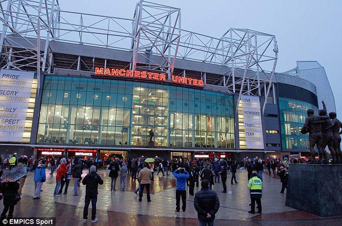 SVĐ Old Trafford, nơi sẽ diễn ra trận “không kích” ông Moyes