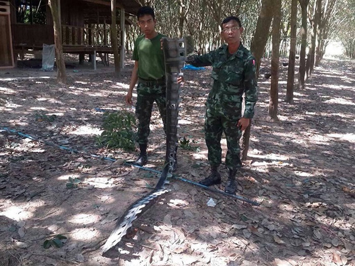 Binh sĩ Thái Lan chuẩn bị các biện pháp bảo vệ biên giới gần ngôi đến tranh chấp Preah Vihear hôm 7-12-2014. Ảnh: Bangkok Post