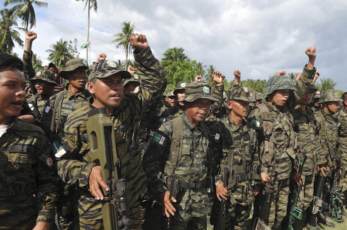 Ít nhất 27 cảnh sát Philippines và 5 phiến quân Hồi giáo thiệt mạng hôm 25-1. Ảnh: Reuters