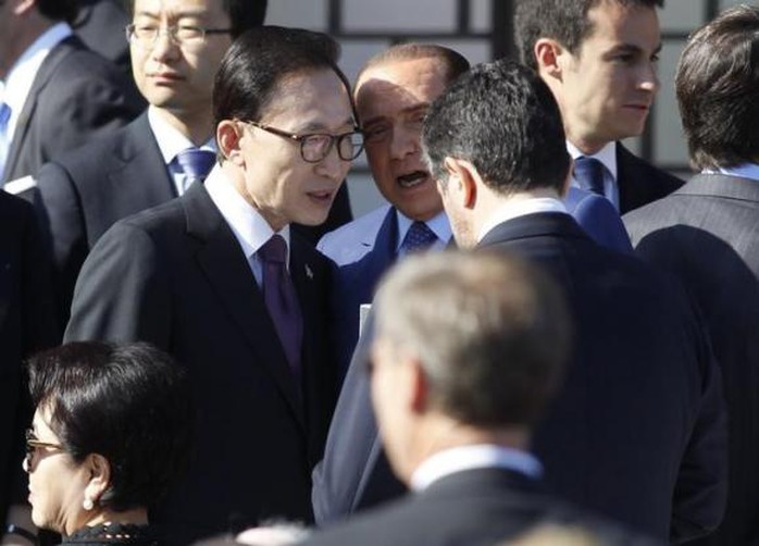 Cựu Tổng thống Hàn Quốc Lee Myung-bak (trái) tại Mỹ tháng 4-2013. Ảnh: Reuters