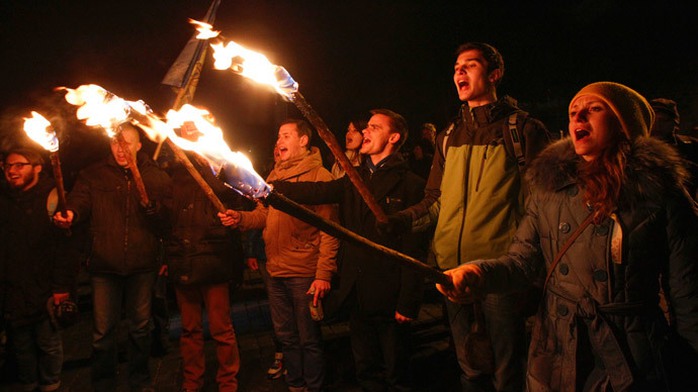 Người dân Ukraine biểu tình ở quảng trường Maidan (Độc lập) ngày 21-11-2014. Ảnh: Reuters