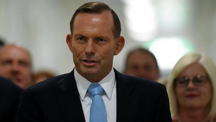 Thủ tướng Úc Tony Abbott tại tòa nhà quốc hội hôm 9-2. Ảnh: EPA