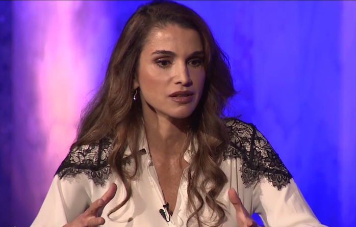 Hoàng hậu Rania của Jordan trong cuộc phỏng vấn với báo Huffington Post (Mỹ) tối 5-3. Ảnh: Huffington Post