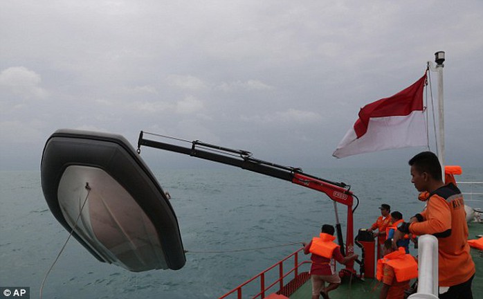 Chiến dịch tìm kiếm chiếc AirAsia QZ 8501 gặp nạn trên biển Java đã kết thúc đêm 17-3. Ảnh: AP