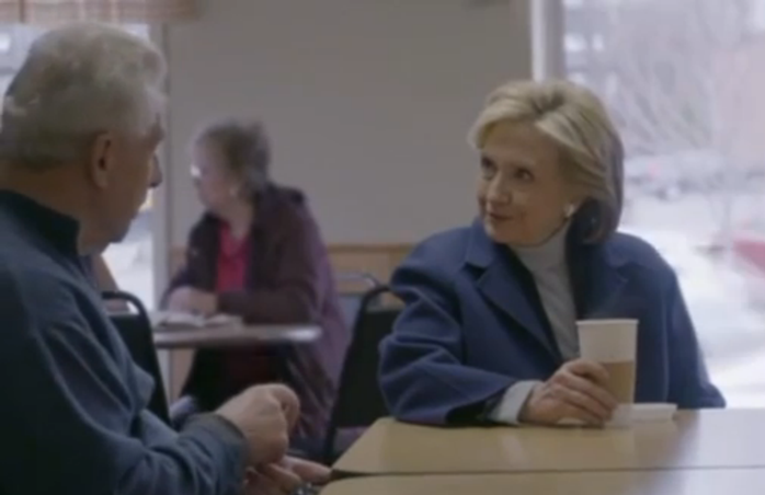 Hình ảnh giản dị và thân thiện của bà Clinton trong đoạn video công bố tranh cử mới. Ảnh: Reuters