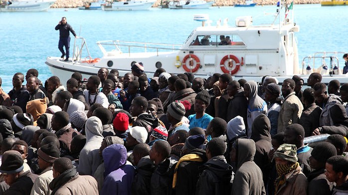 Ý đang phải đối mặt với cuộc khủng hoảng dân di cư trên biển Địa Trung Hải. Ảnh: AAP