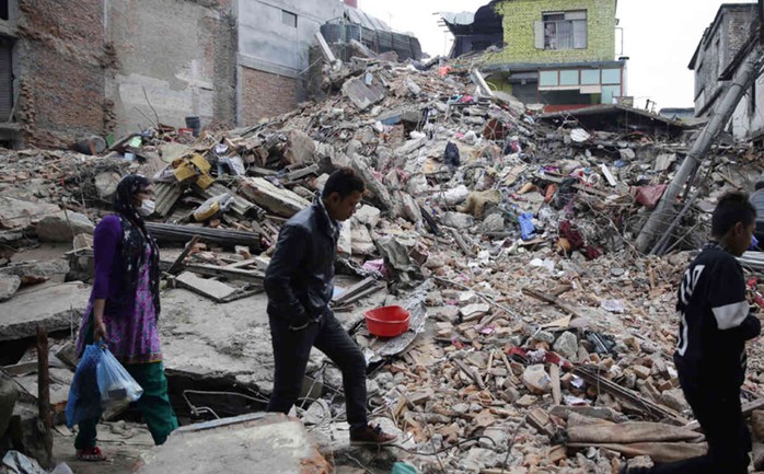 Đống đổ nát ở thủ đô Kathmandu - Nepal. Ảnh: Sky News