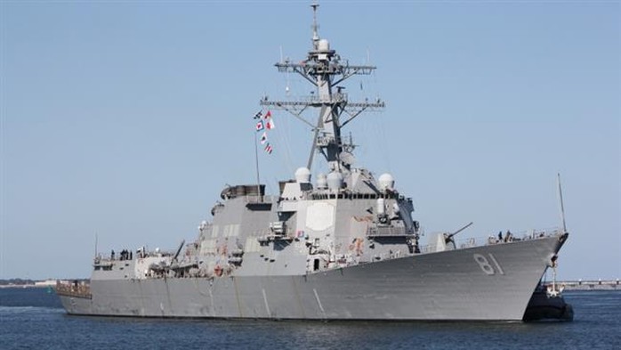 Tàu khu trục USS Winston S. Churchill (DDG-81) của Mỹ bị tố tiếp cận tàu chiến Iran. Ảnh: Press TV