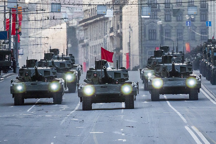 Siêu tăng T-14 Armata sẽ xuất hiện tại triển lãm Quân đội 2015. Ảnh: AP