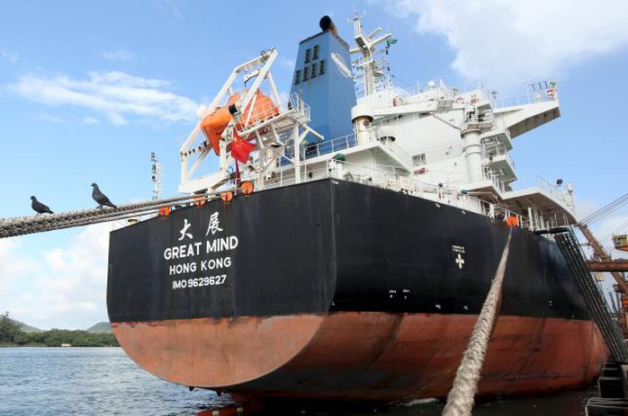 Một tàu Trung Quốc đậu ở cảng Santos - Brazil. Ảnh: Reuters