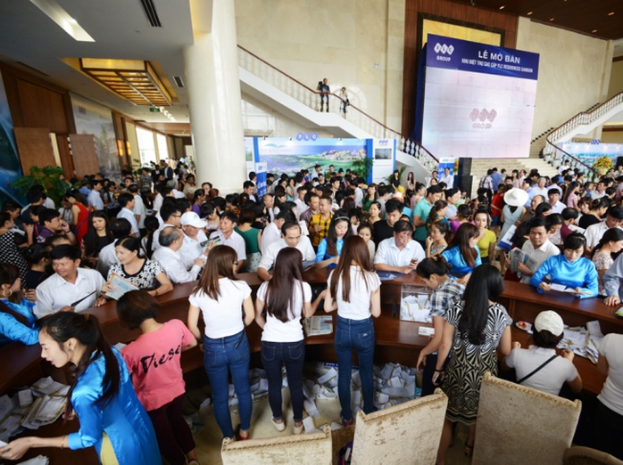 Toàn bộ gần 300 căn biệt thự FLC Residences Samson trong đợt mở bán ngày 31-5 đã được đặt mua Toàn bộ gần 300 căn biệt thự FLC Residences Samson trong đợt mở bán ngày 31-5 đã được đặt mua