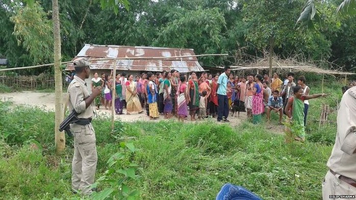 Ngôi làng nơi người phụ nữ 63 tuổi bị chặt đầu. Ảnh: BBC
