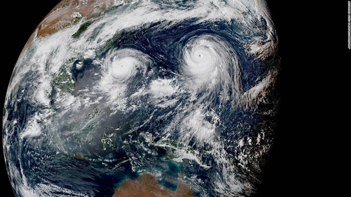 Hai cơn bão Goni và Atsani đang hướng về châu Á. Ảnh: CNN