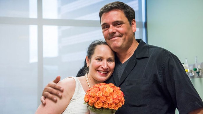 Cô Stephanie Tallent và anh Jason Nece tổ chức lễ cưới tại bệnh viện. Ảnh: Fox News