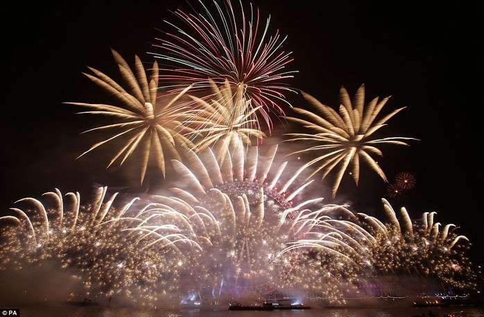 Breathtaking: Minutes after the dazzling display (pictured), Prime Minister David Cameron tweeted: Happy New Year 