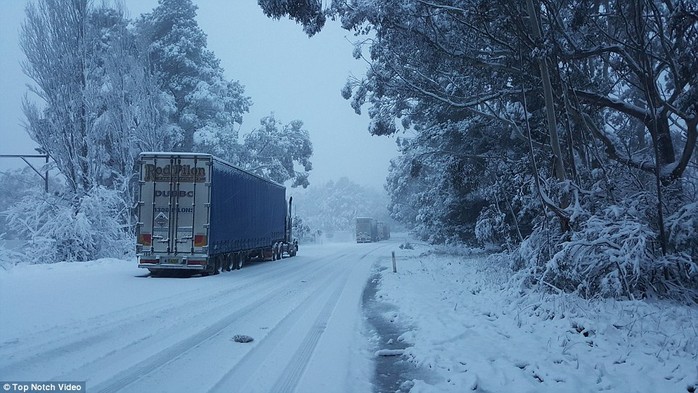 Trucks were stranded on the Great Western Highway near Medlow bath