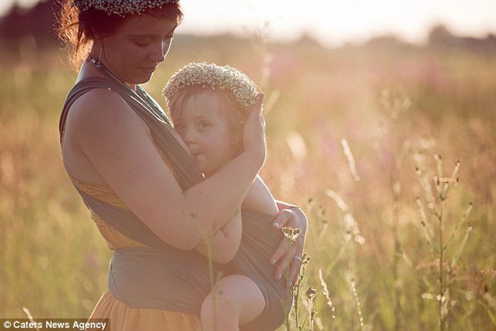Natural: Photographer Ms Nicole says people should be more understanding of breastfeeding in public