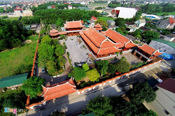 Biệt phủ xây bằng 2.000 m3 gỗ quý của đại gia xứ Nghệ