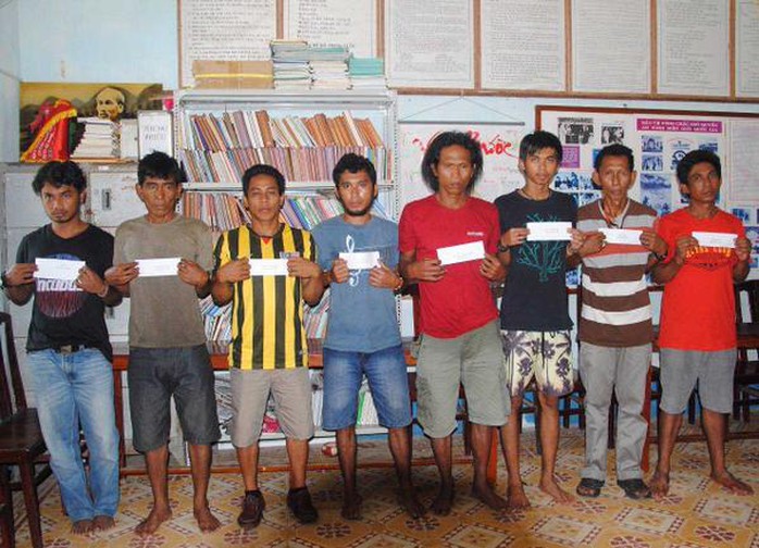 The eight suspected hijackers that were arrested near Tho Chu island in the Gulf of Thailand. – Pic courtesy of Malaysian navy chief Admiral Tan Sri Abdul Aziz Jaafar, June 19, 2015. 