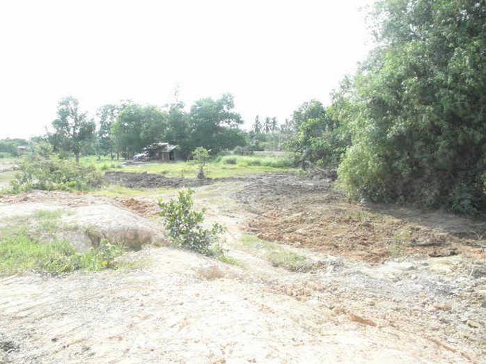 Khu chôn lậu rác thải y tế ở sân vận động phường II đã khai quật xong, với tổng cộng 44 hố chôn được phát hiện.