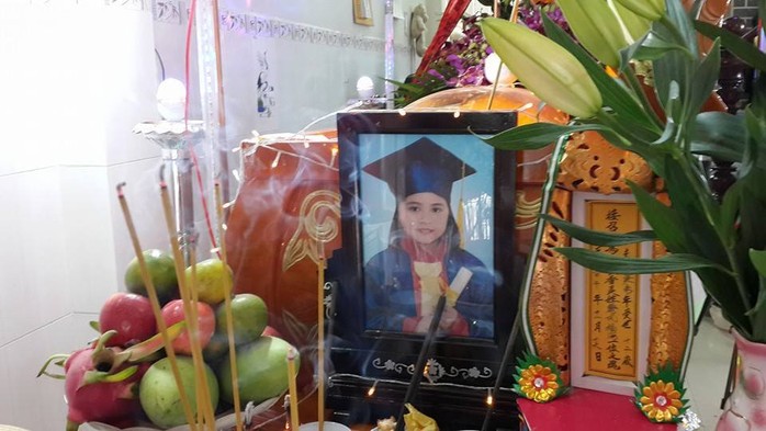 Di ảnh của bé Phước Hải - nữ sinh tử vong sau khi bị cô giáo đánh. Ảnh: Facebook người nhà nạn nhân
