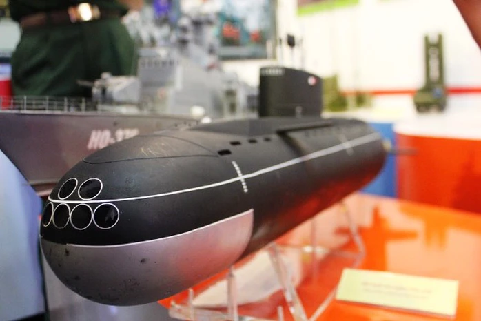 Mô hình tàu ngầm Kilo 636