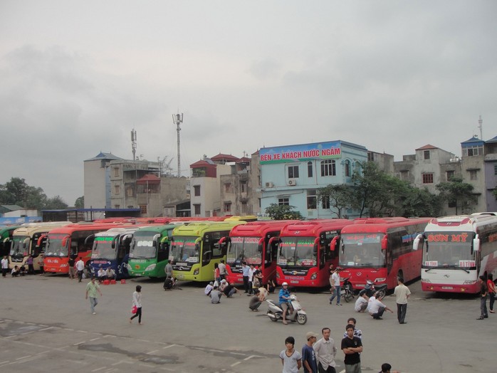 DNTN Chín Nghĩa và HTX Xe khách Trung Nam hoạt động trong Bến xe Nước Ngầm đề xuất phụ thu giá vé đến 60%