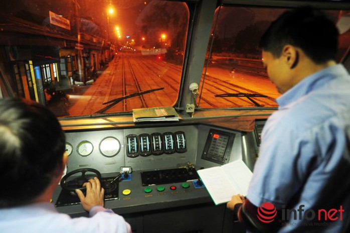 Giá vé toàn tuyến Hà Nội - TP HCM cao nhất là 1,7 triệu đồng (buồng 4 giường), thấp nhất là 1,2 triệu (ghế mềm điều hòa).
