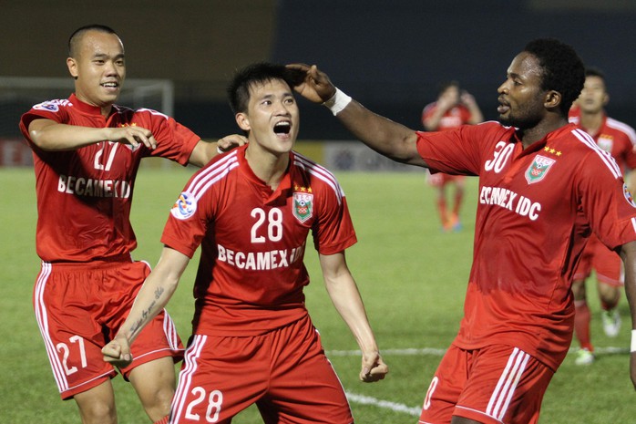 Công Vinh (28) sau bàn thắng duy nhất giúp B.Bình Dương thắng trận đầu tiên ở AFC Champions League  Ảnh: HOÀNG TRIỀU