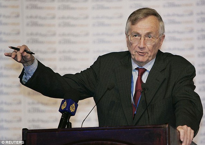 Nhà báo Seymour Hersh  Ảnh: Reuters