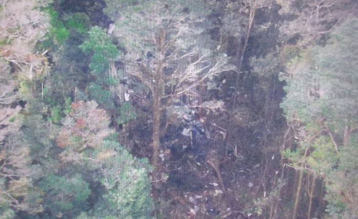 Ảnh chụp hiện trường vụ rơi máy bay ở tỉnh Papua Ảnh: Reuters