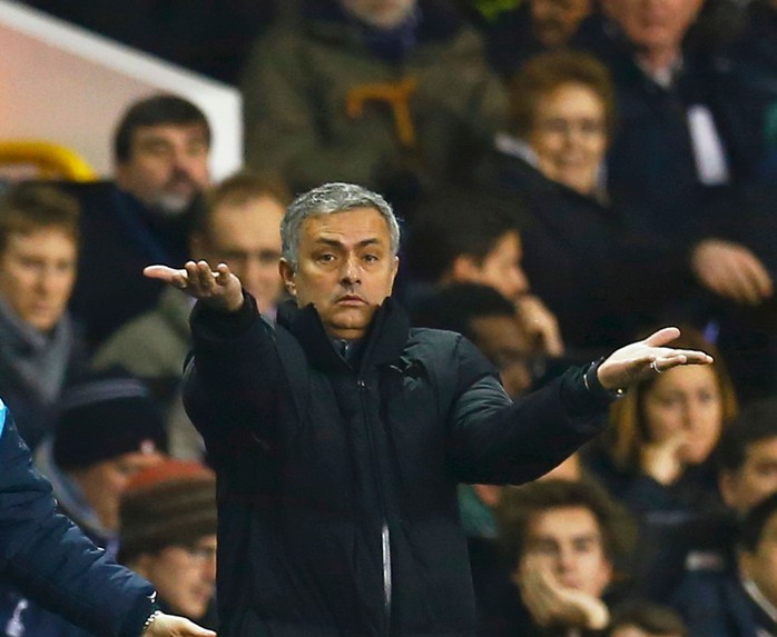 HLV Mourinho đang khát danh hiệu sau 3 năm trắng tay Ảnh: REUTERS