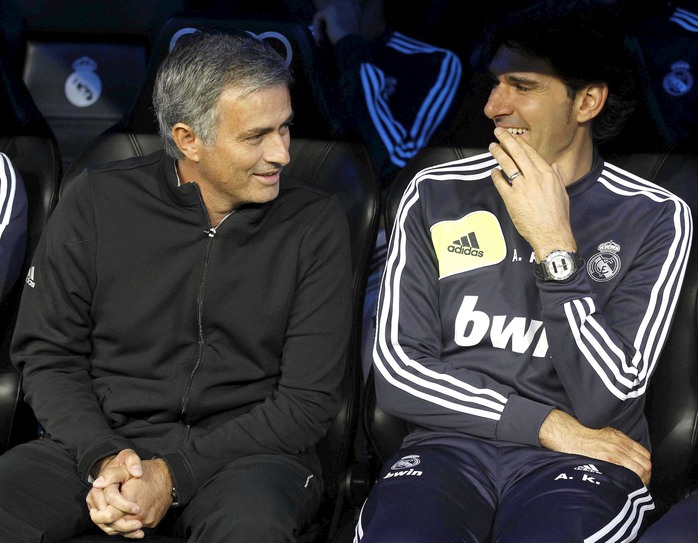 Leg: Hai HLV Mourinho và Karanka lúc 
làm việc  
Ảnh: 
Sports 
Ferra