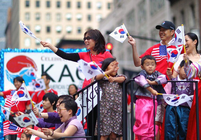 Cộng đồng người Mỹ gốc Hàn ở TP New York 
Ảnh: THE NEW YORK TIMES