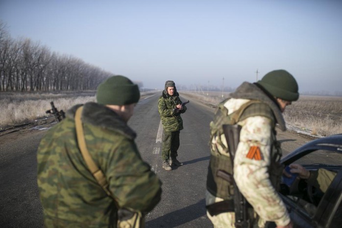 ...và quân ly khai cũng chưa buông Debaltseve. Ảnh: Reuters