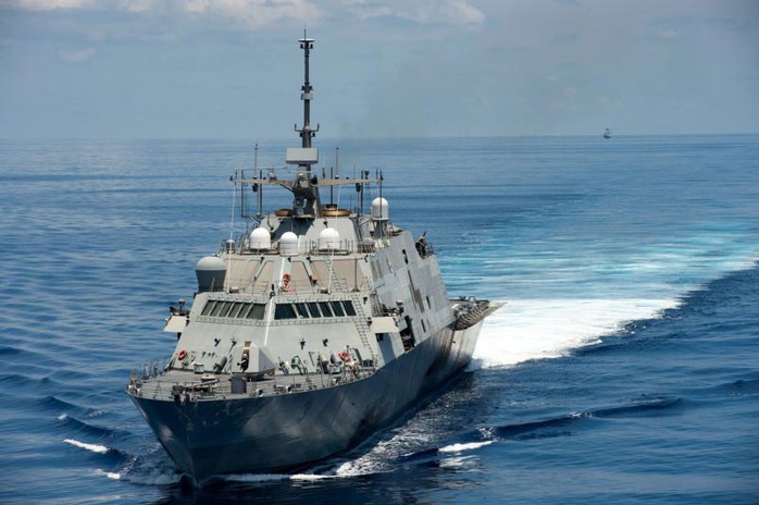 Tàu USS Fort Worth tuần tra trên biển Đông hôm 11-5 Ảnh: HẢI QUÂN MỸ