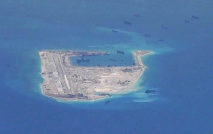 Hoạt động cải tạo trái phép của Trung Quốc tại bãi đá Chữ Thập thuộc quần đảo Trường Sa của Việt Nam được máy bay giám sát P-8A Poseidon của Mỹ ghi nhận gần đây Ảnh: REUTERS