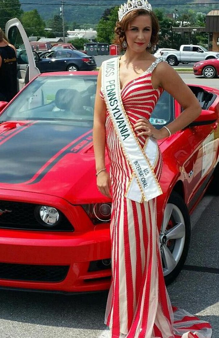 Brandi Lee Weaver-Gates, đến từ Bellefonte, bang Pennsylvania – Mỹ bị bắt vì nói dối bị ung thư