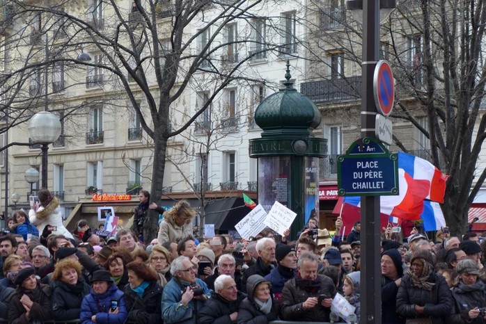 3,7 triệu người tham gia diễu hành hôm 11-1 ở Paris. Ảnh: Twitter