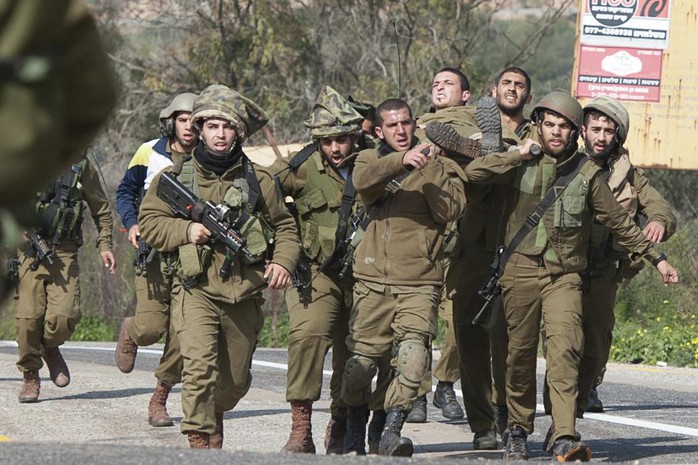 2 binh sĩ Israel thiệt mạng và 7 người bị thương. Ảnh: Reuters