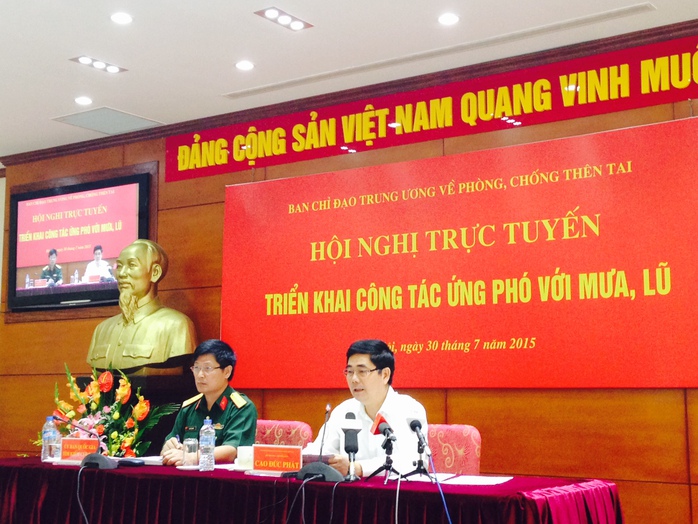 Bộ trưởng Cao Đức Phát yêu cầu Bộ Công Thương cử ngay chuyên gia về Quảng Ninh để xem xét, đánh giá và ứng phó nguy cơ vỡ các bãi thải than ở Cẩm Phả. Ảnh: Văn Duẩn