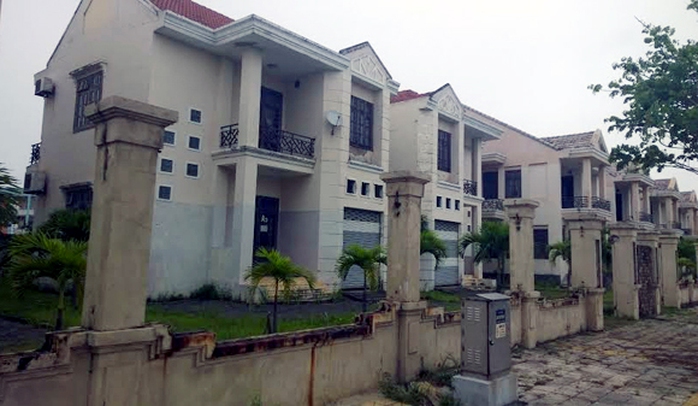 Đà Nẵng, biệt thự ma, sông Hàn, biệt thự, thể thao, bỏ hoang, cỏ mọc, bầu Hiển, U 19, Đà-Nẵng, biệt-thự-ma, sông-Hàn, biệt-thự, thể-thao, bỏ-hoang, cỏ-mọc, bầu-Hiển