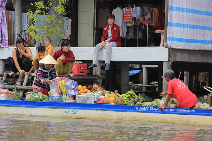 Bán hoa quả, rau cải