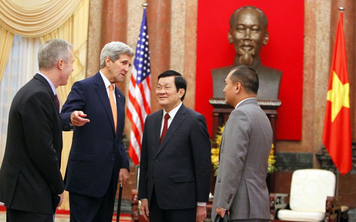 Ngoại trưởng Kerry đã đến chào Chủ tịch nước Trương Tấn Sang. Ảnh: VNN